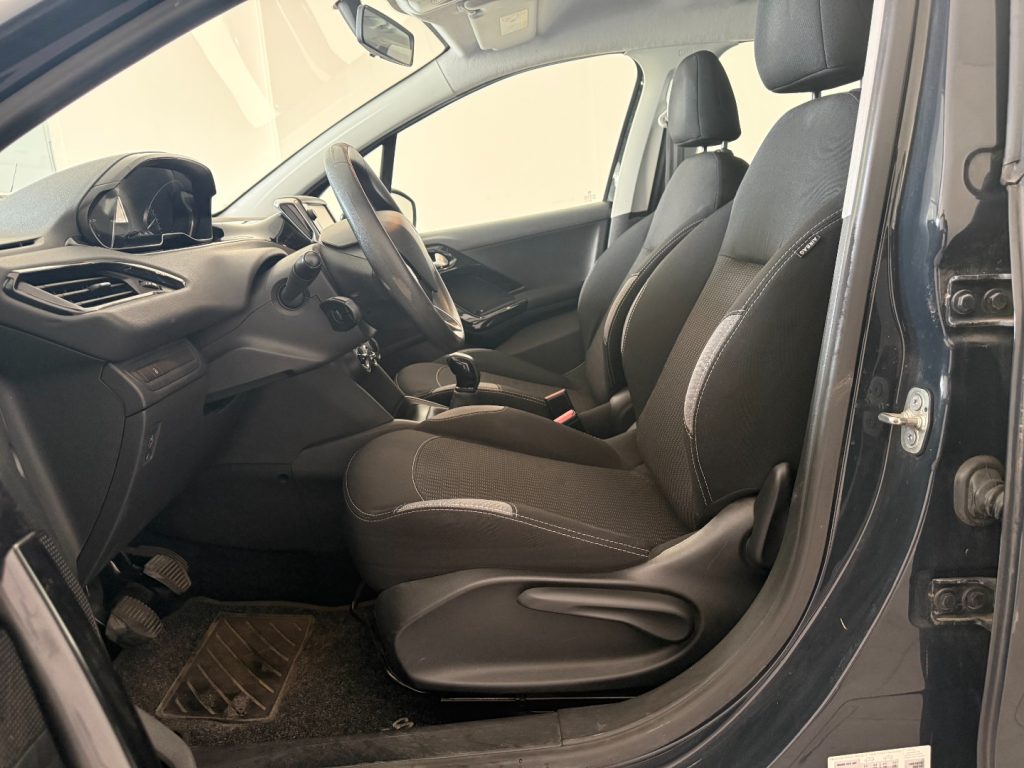 PEUGEOT 208 1° serie PureTech 68 5 porte Access - 17