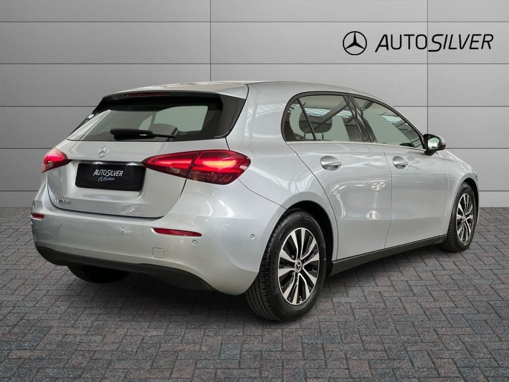 MERCEDES-BENZ A 180 d Automatic Advanced - 2