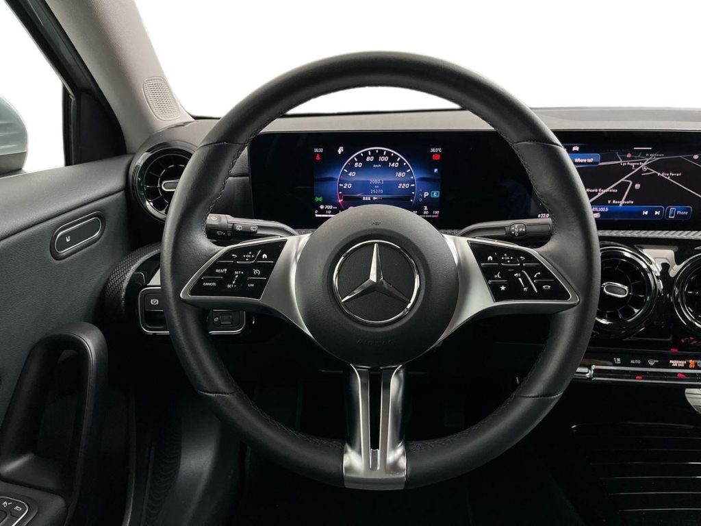 MERCEDES-BENZ A 180 d Automatic Advanced - 10