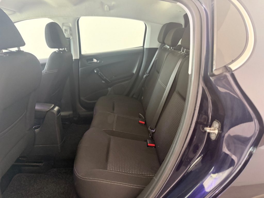 PEUGEOT 208 1° serie PureTech 82 5 porte Allure - 11