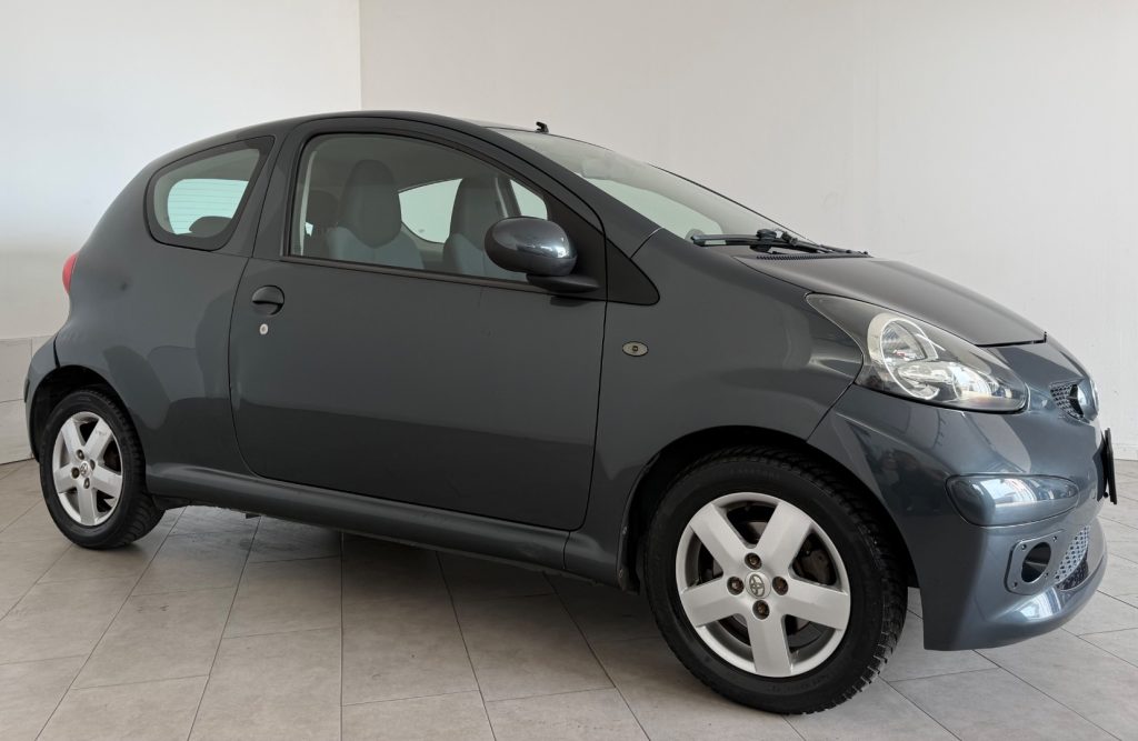 TOYOTA Aygo 1.0 12V VVT-i 3 porte Sol - 2