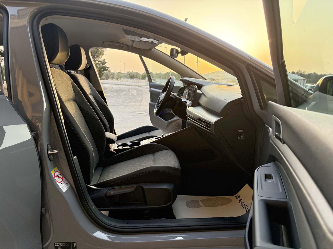 VOLKSWAGEN Golf 2.0 TDI DSG SCR Life COCKPIT-LUCI AMBIENTE - 9
