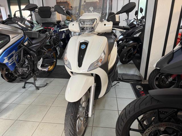 PIAGGIO Medley 150 Bianco perla pastello
