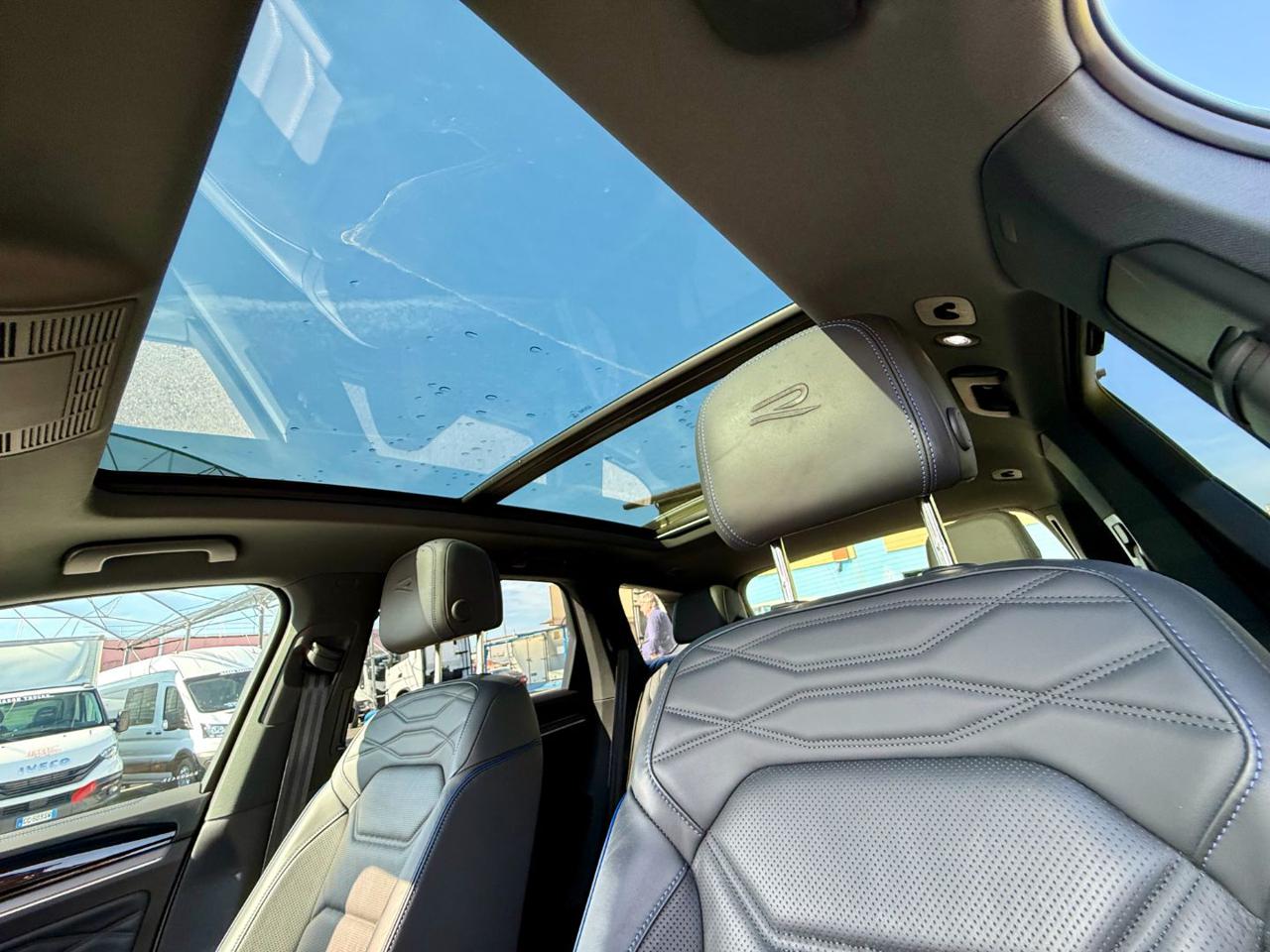 VOLKSWAGEN Touareg R 3.0 V6 TSI eHybrid 462 CV - 16