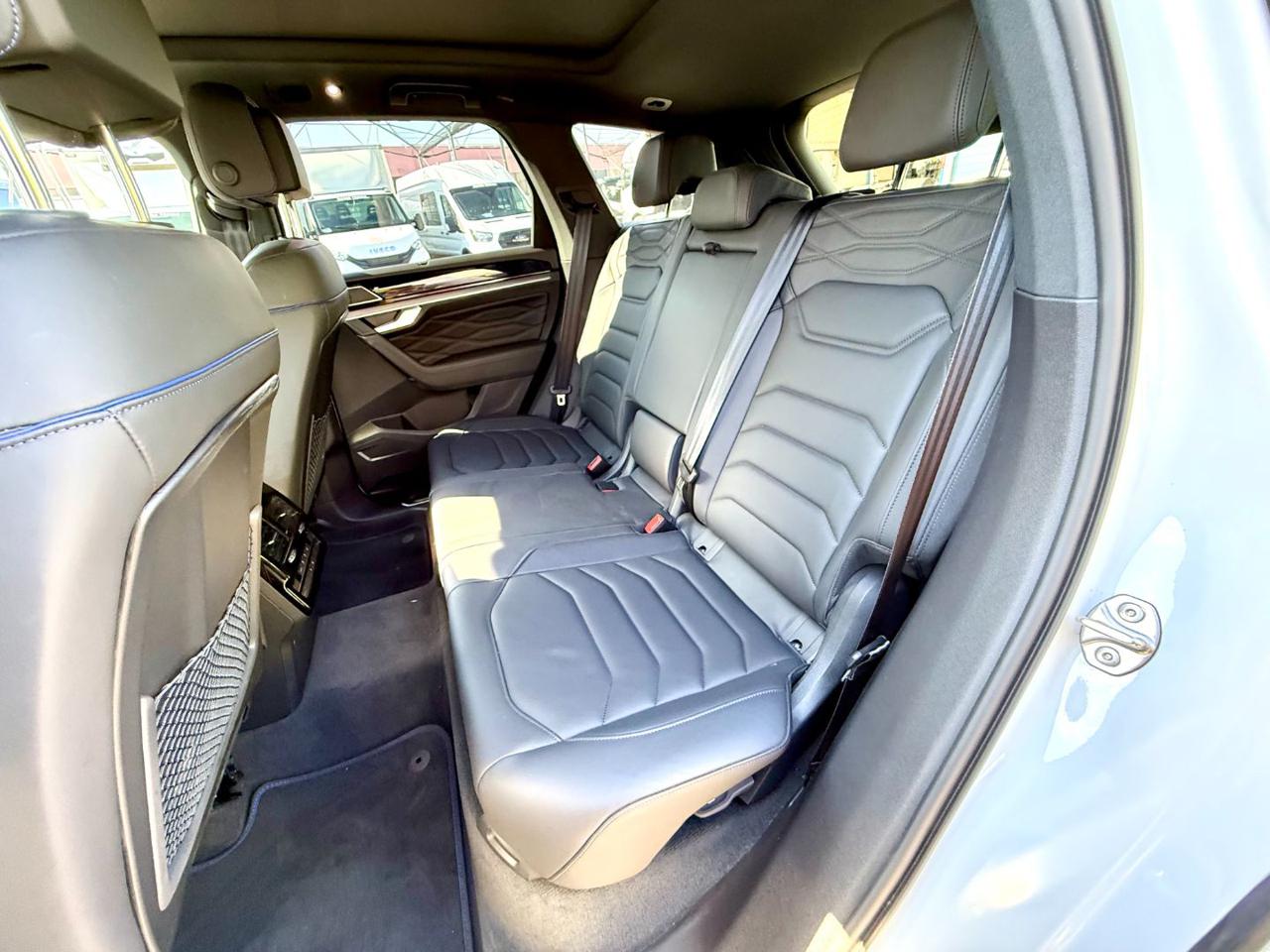 VOLKSWAGEN Touareg R 3.0 V6 TSI eHybrid 462 CV - 12
