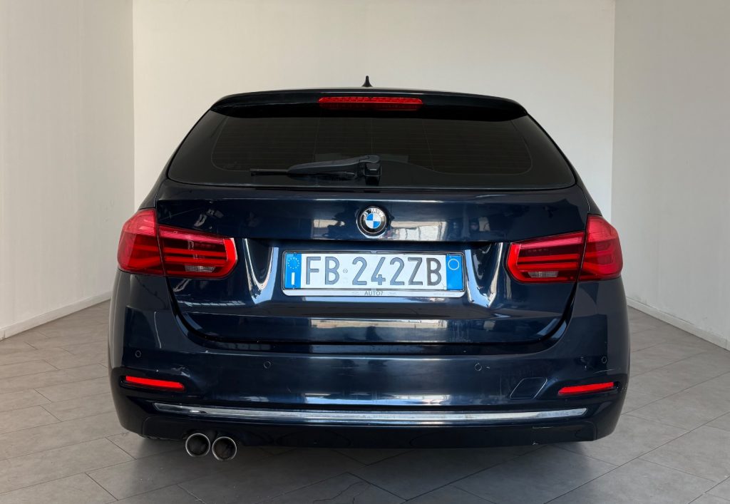 BMW 320 d xDrive Touring Luxury - 4