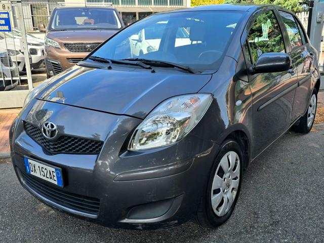 TOYOTA Yaris Grigio metallizzato
