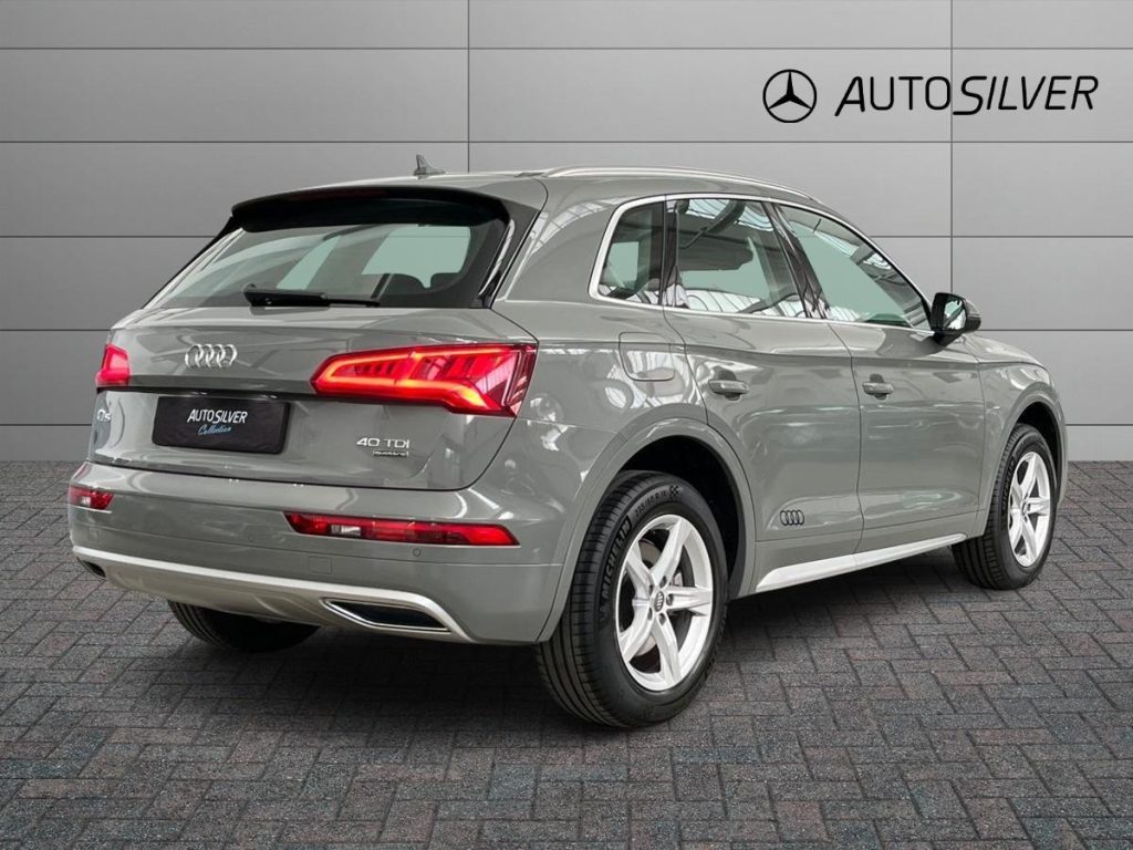 AUDI Q5 40 TDI quattro S tronic Business Sport - 2