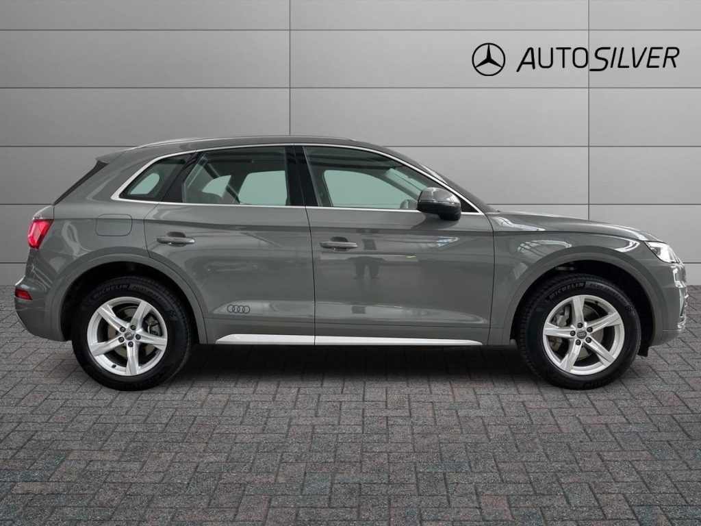 AUDI Q5 40 TDI quattro S tronic Business Sport - 5