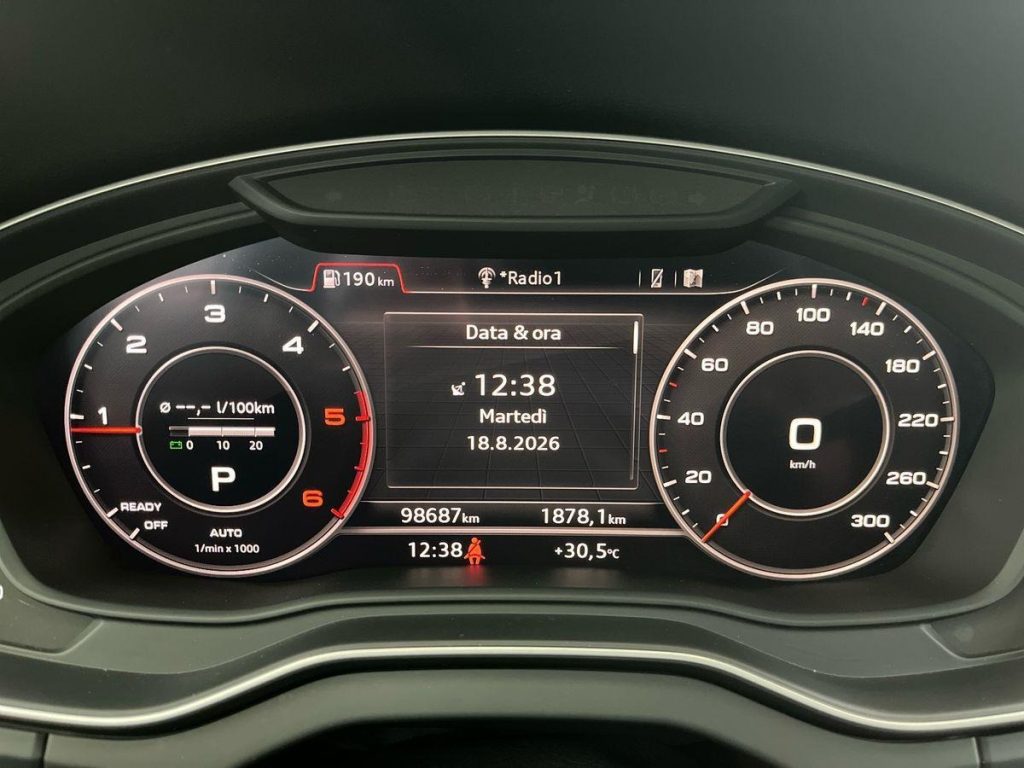 AUDI Q5 40 TDI quattro S tronic Business Sport - 8