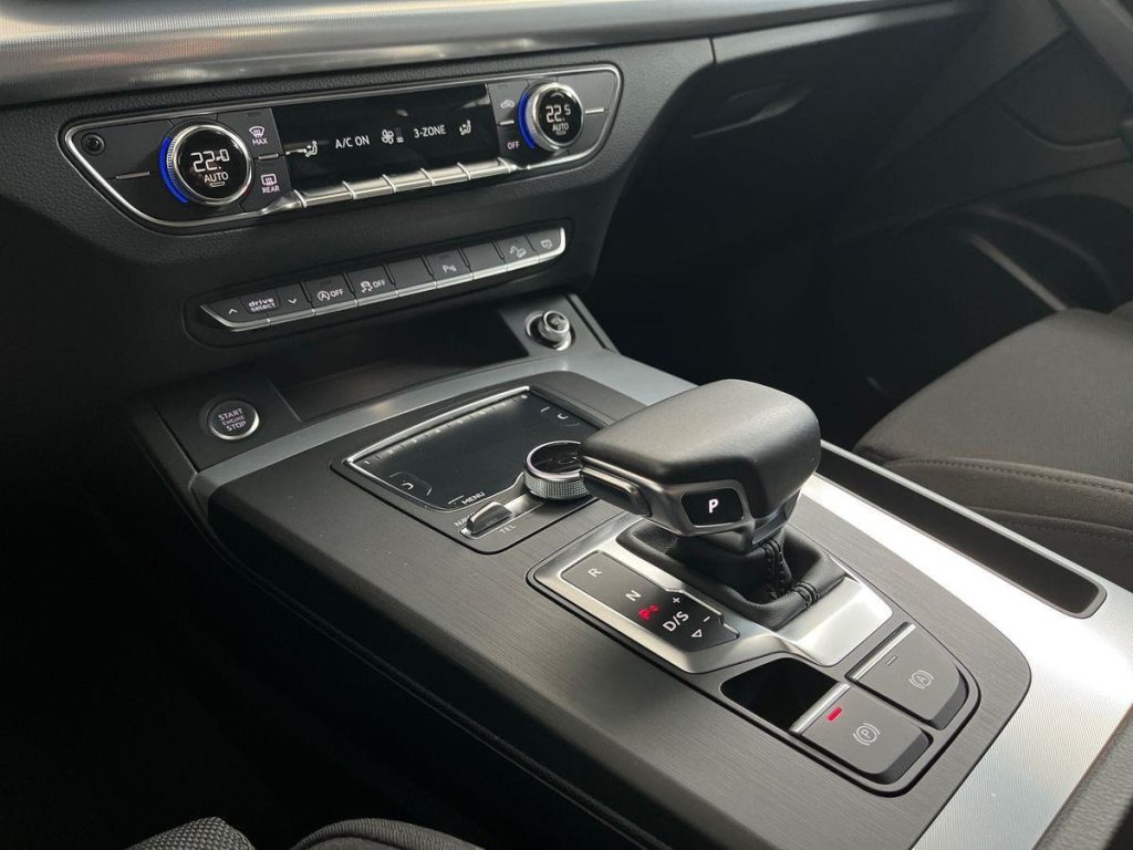 AUDI Q5 40 TDI quattro S tronic Business Sport - 14