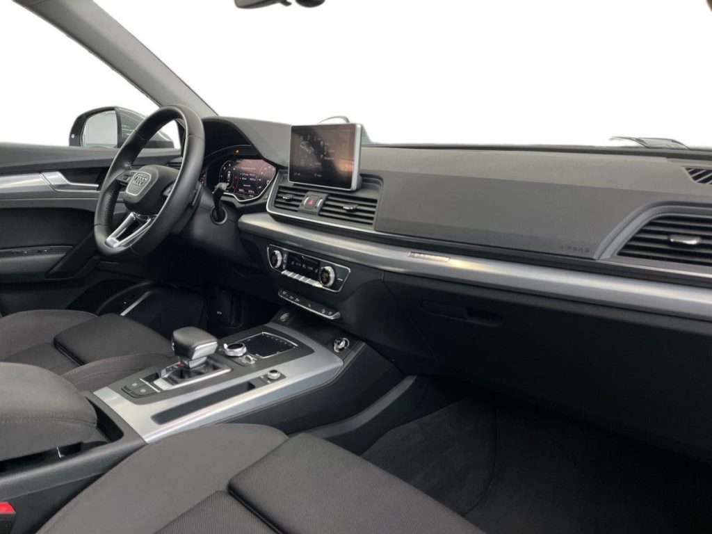 AUDI Q5 40 TDI quattro S tronic Business Sport - 16