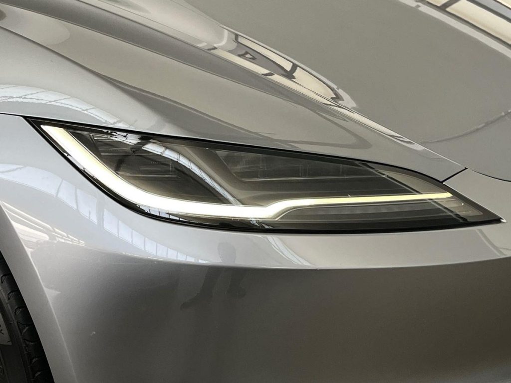 TESLA Model 3 NV35 RWD Premium - 17