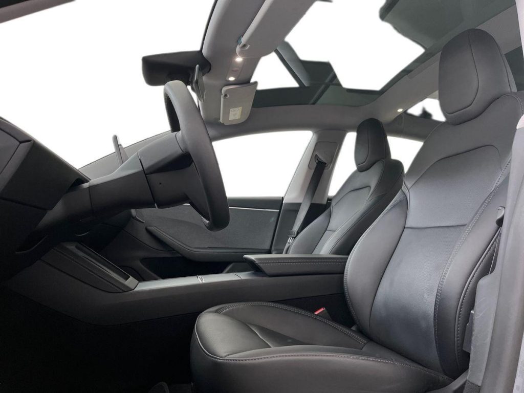 TESLA Model 3 NV35 RWD Premium - 9