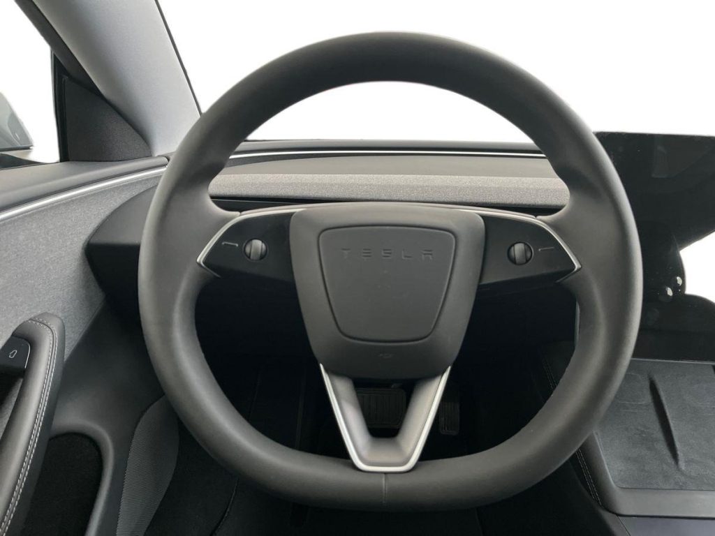 TESLA Model 3 NV35 RWD Premium - 10