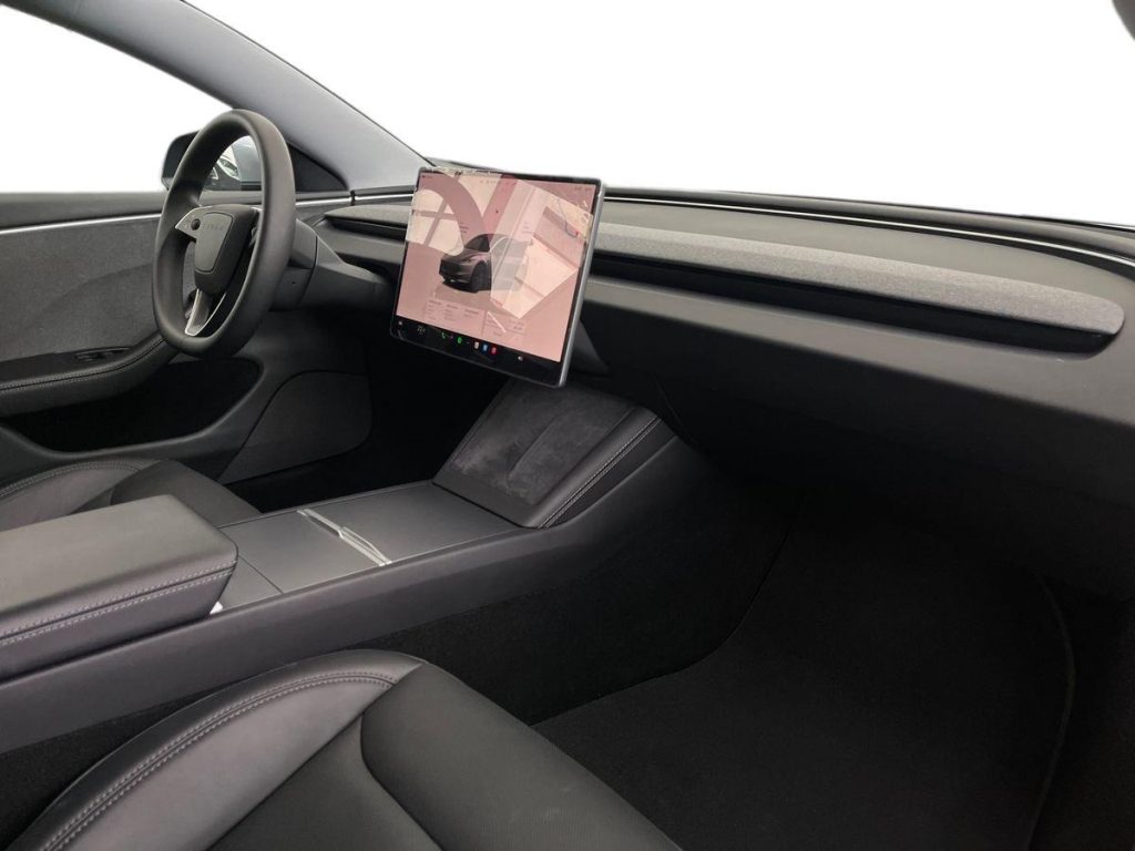 TESLA Model 3 NV35 RWD Premium - 16