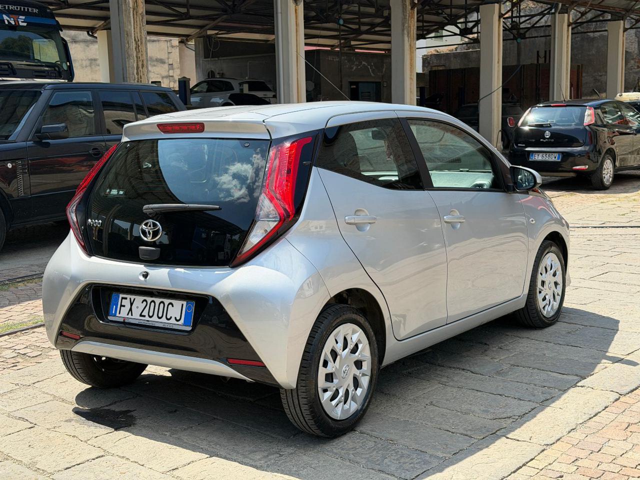 TOYOTA Aygo 1.0 VVT-i 72 CV 5 porte x-business MMT - 7