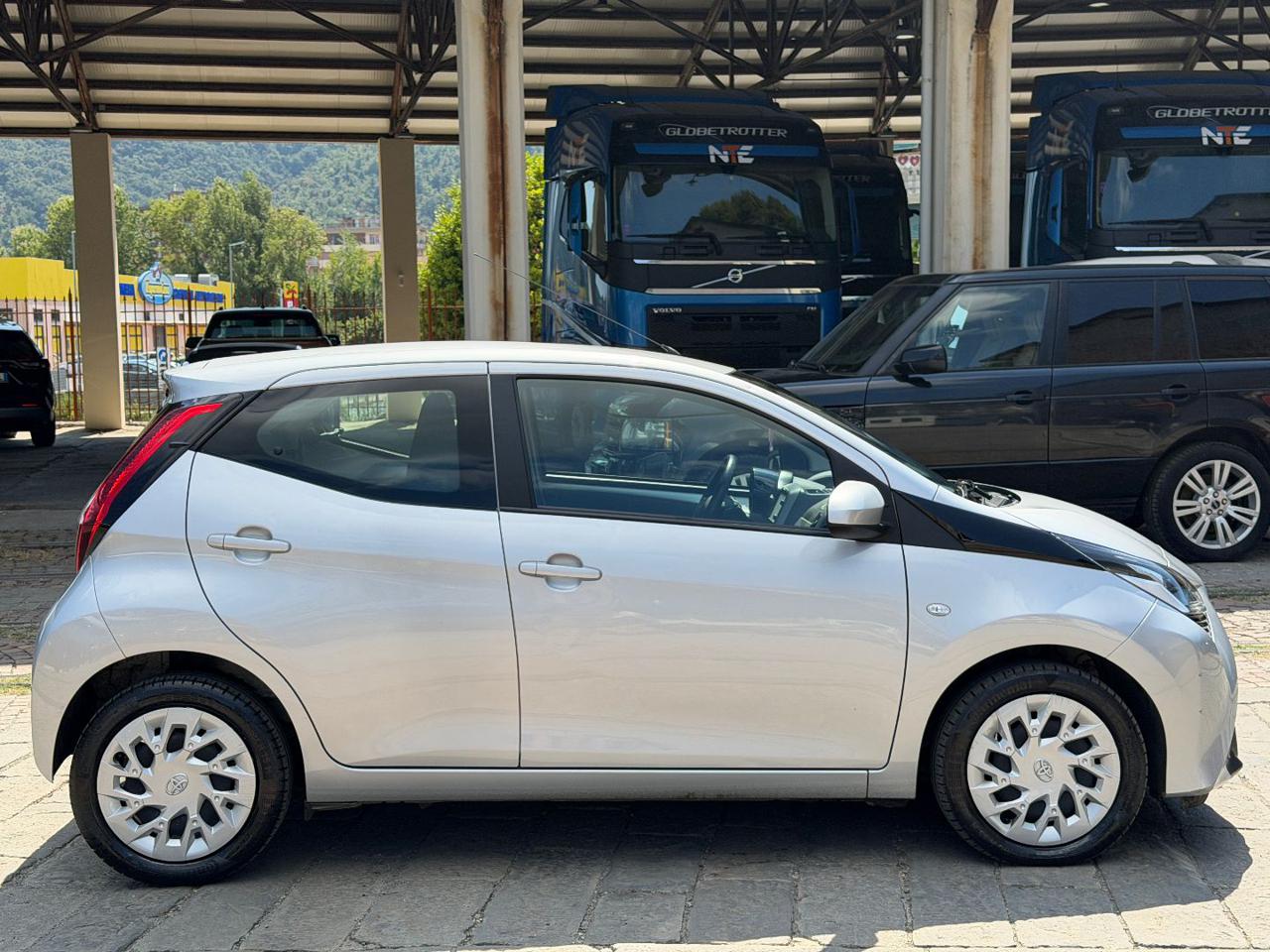 TOYOTA Aygo 1.0 VVT-i 72 CV 5 porte x-business MMT - 8