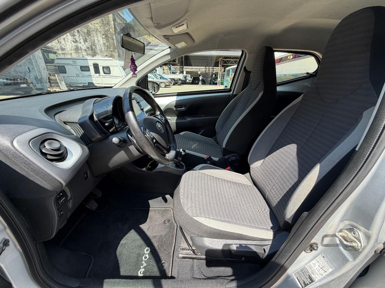 TOYOTA Aygo 1.0 VVT-i 72 CV 5 porte x-business MMT - 12