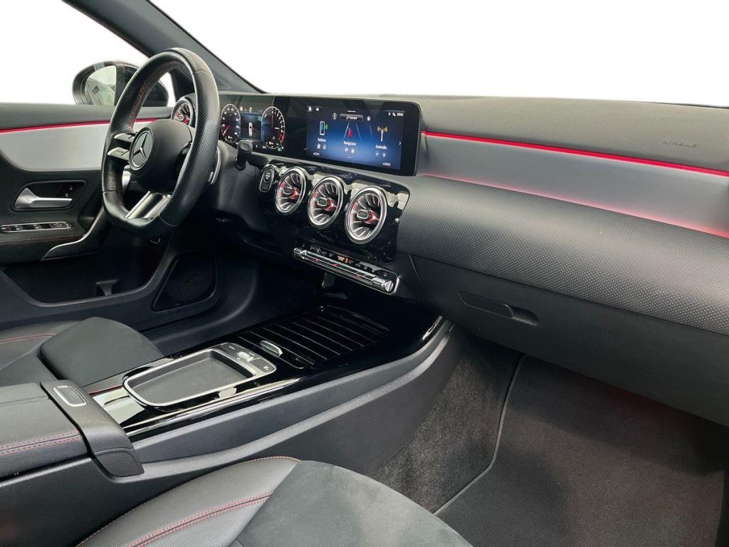 MERCEDES-BENZ A 250 e hybrid EQ AMG Line Advanced - 16