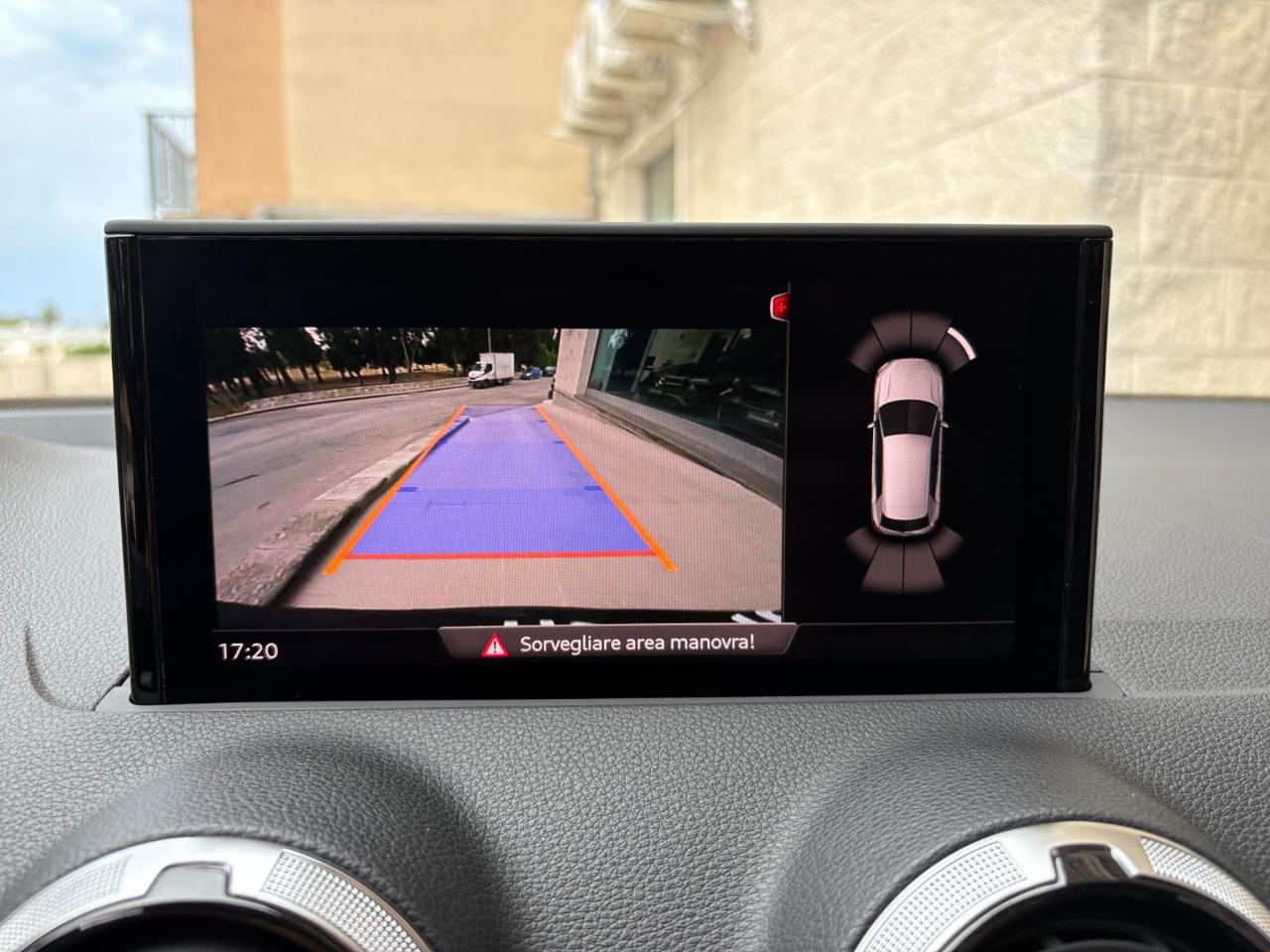 AUDI Q2 30 TDI S tronic Admired Advanced COCKPIT - 17
