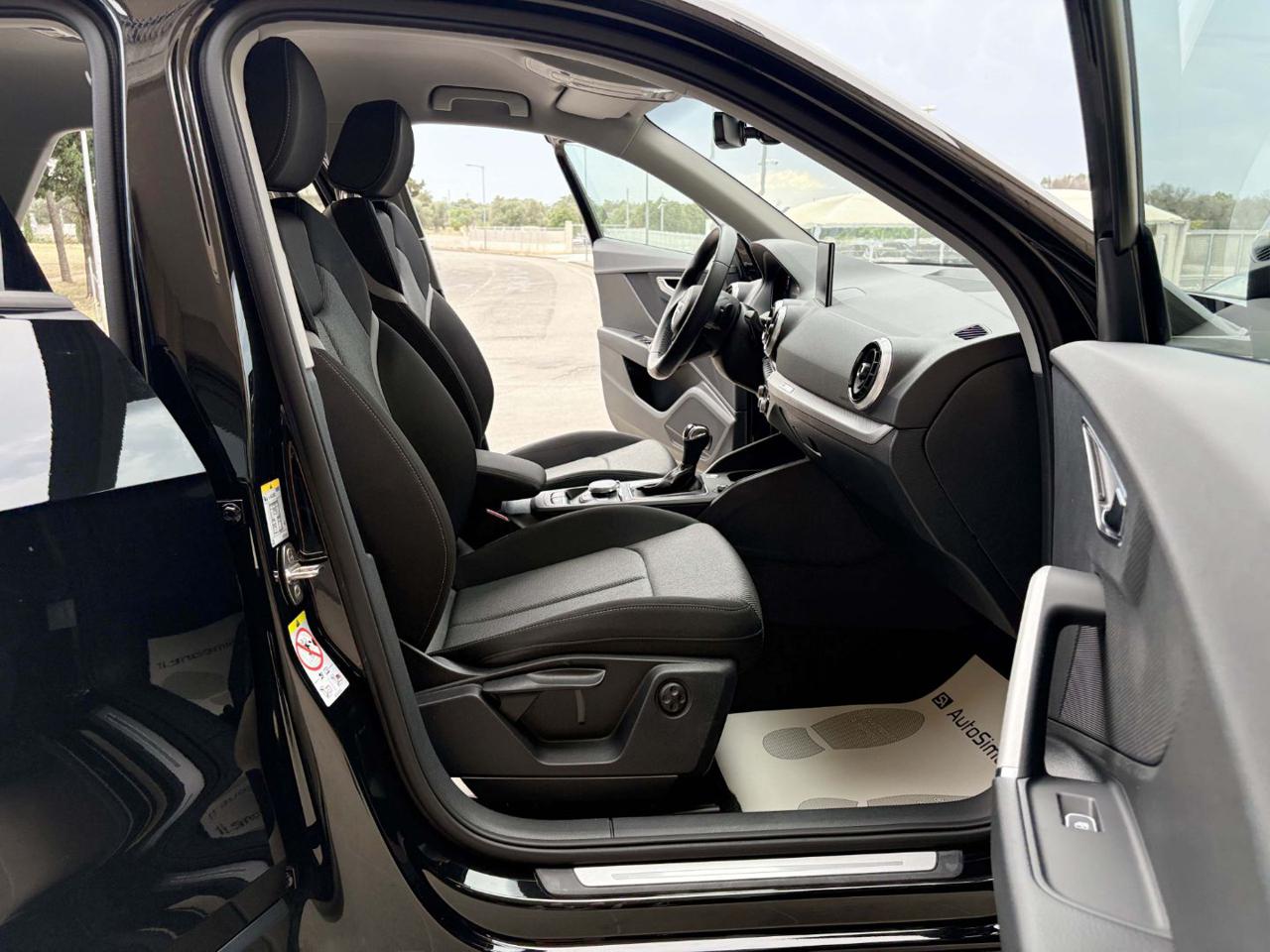 AUDI Q2 30 TDI S tronic Admired Advanced COCKPIT - 9