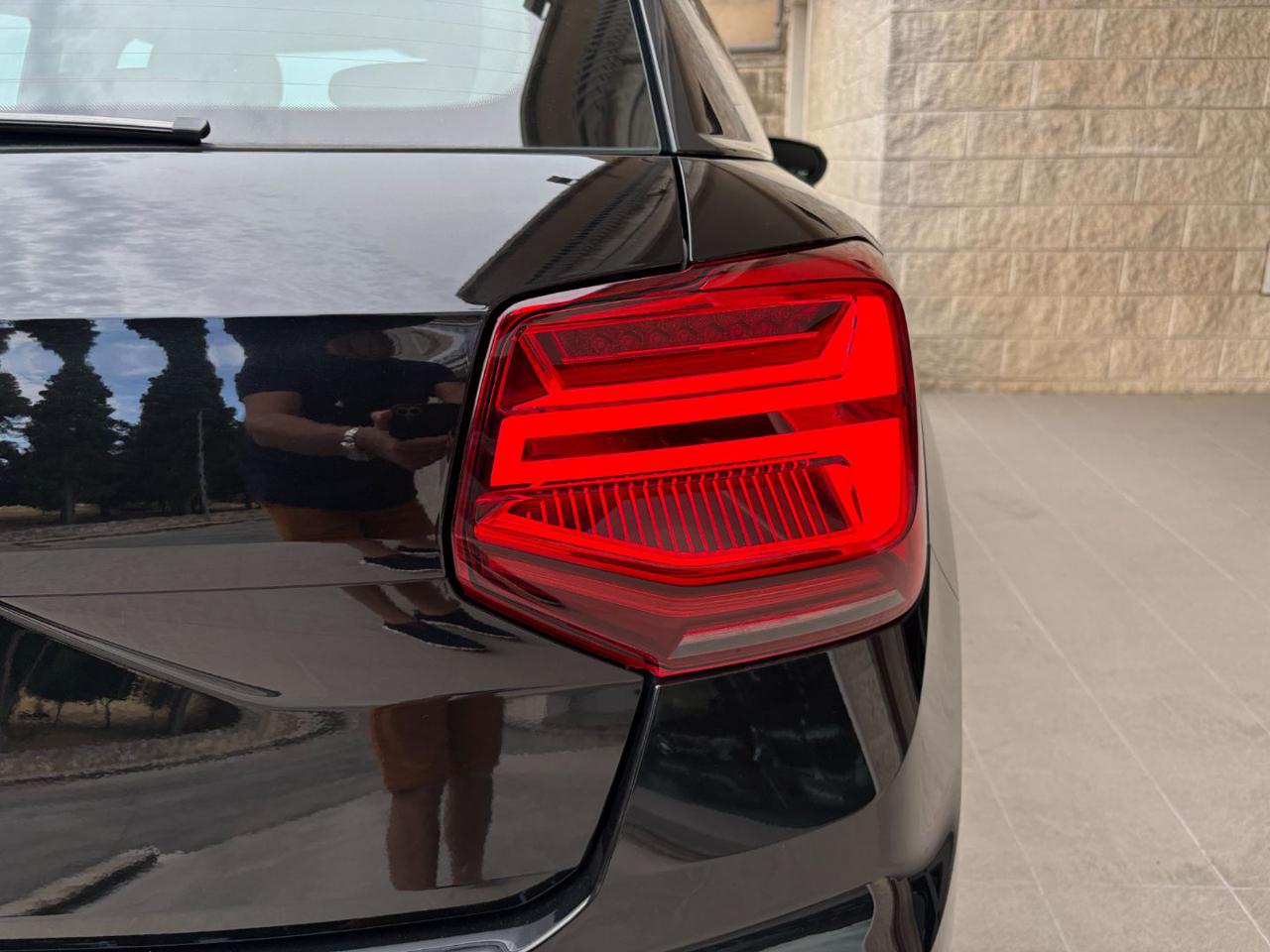 AUDI Q2 30 TDI S tronic Admired Advanced COCKPIT - 32