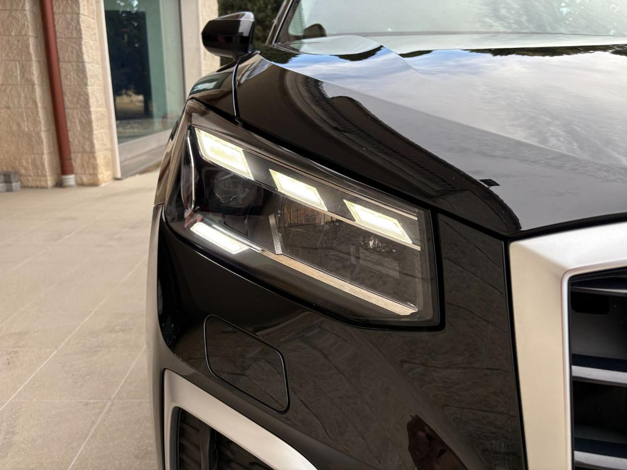 AUDI Q2 30 TDI S tronic Admired Advanced COCKPIT - 19