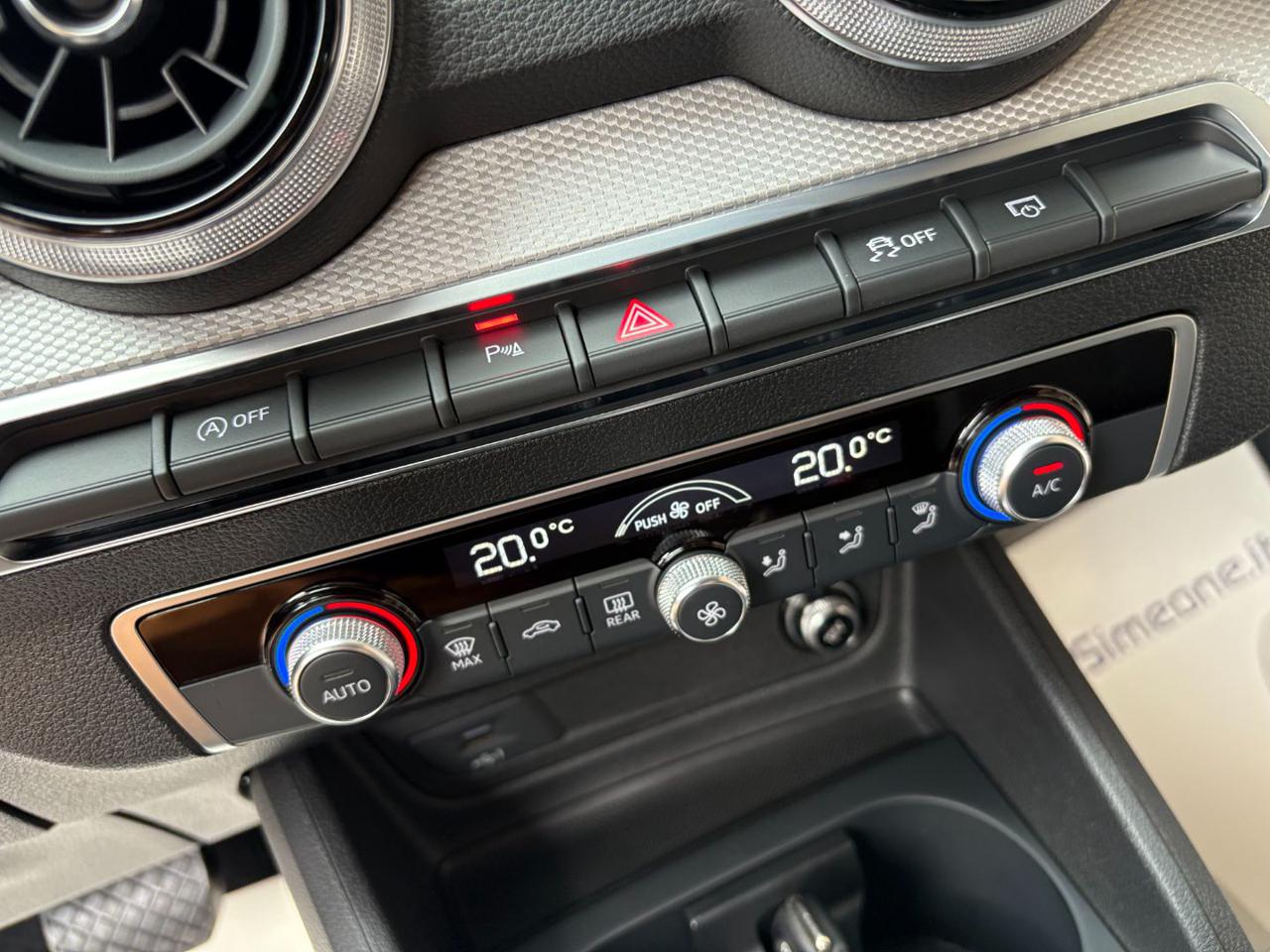 AUDI Q2 30 TDI S tronic Admired Advanced COCKPIT - 25