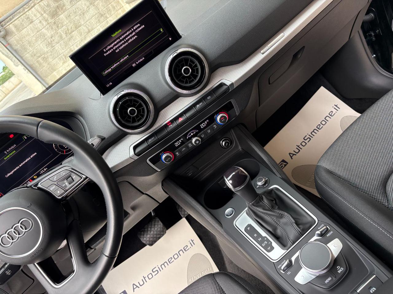 AUDI Q2 30 TDI S tronic Admired Advanced COCKPIT - 22