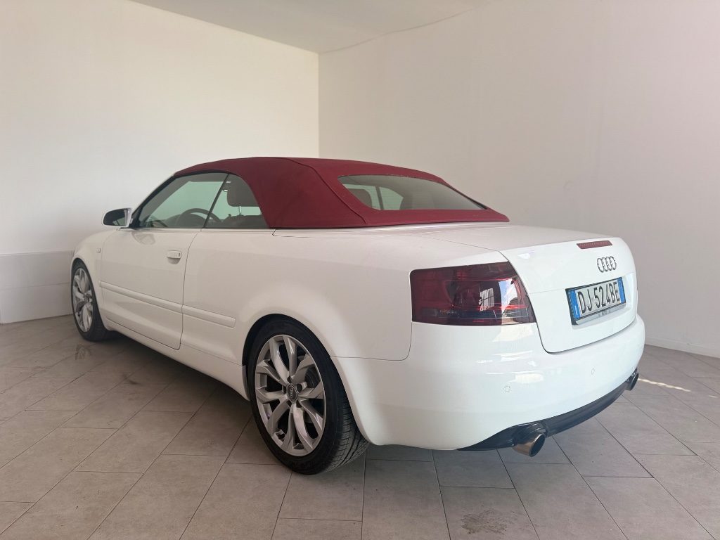 AUDI A4 Cabriolet 2.0 16V TFSI multitronic SLINE - 21