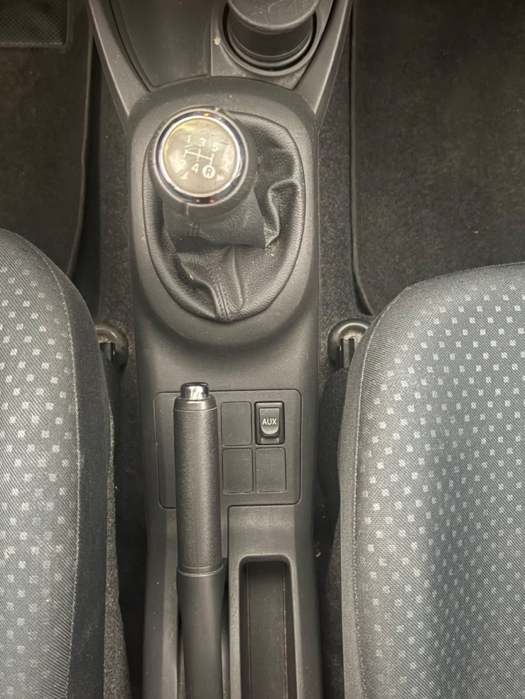 TOYOTA Yaris 1.0 5PORTE Sol - 14