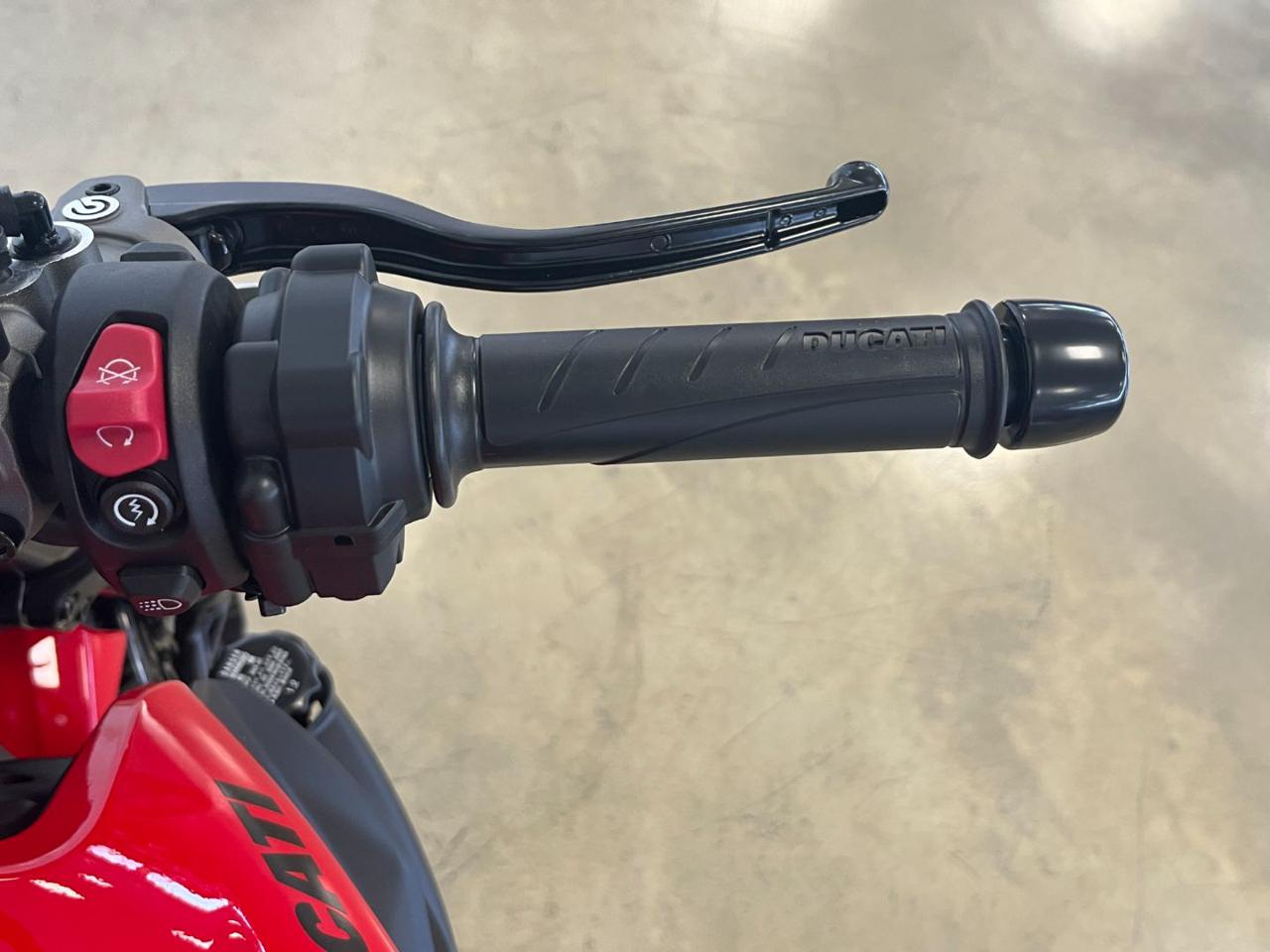 DUCATI Monster 800 RED 2027 - 11