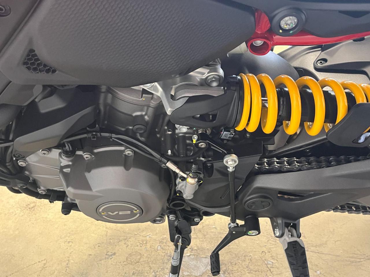 DUCATI Monster 800 RED 2027 - 8