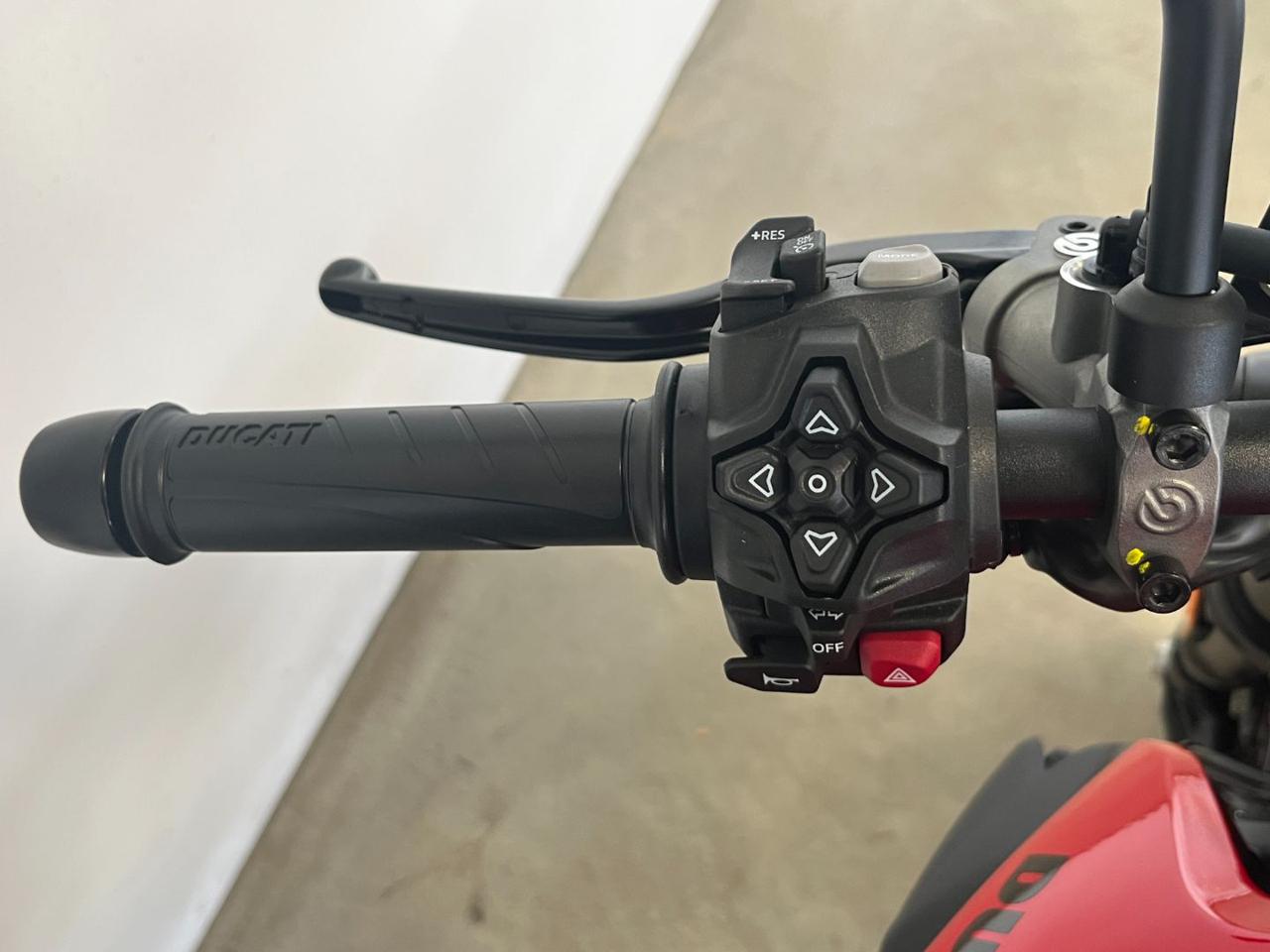 DUCATI Monster 800 RED 2027 - 12