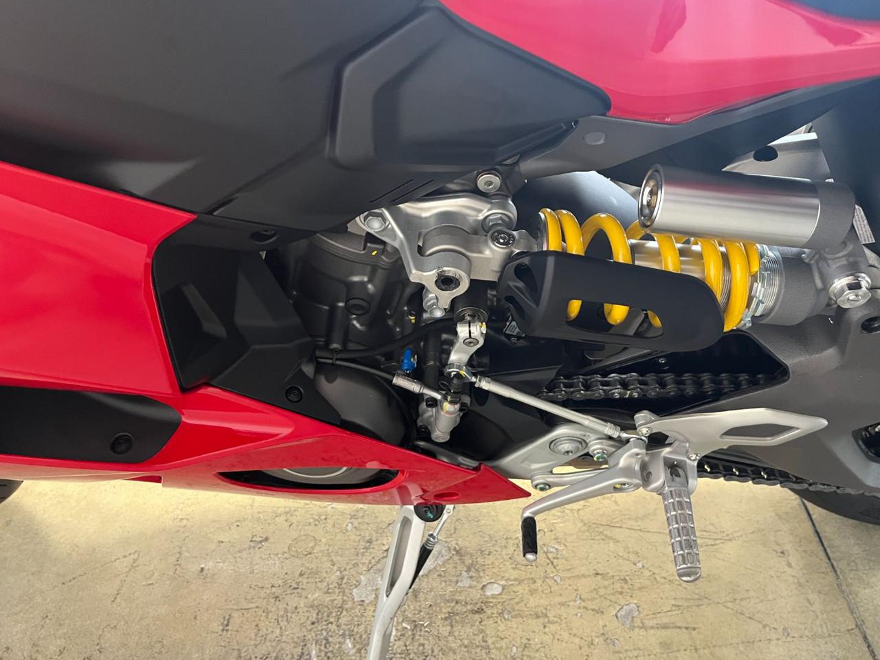 DUCATI Panigale V2 V2 2027 - 8