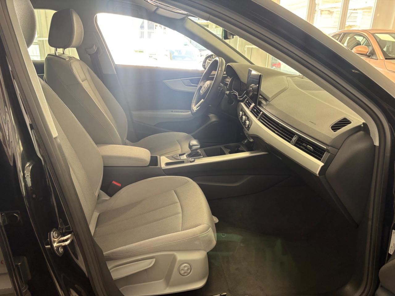 AUDI A4 Avant 35 TDI 163 CV S tronic Business FARI LED - 18