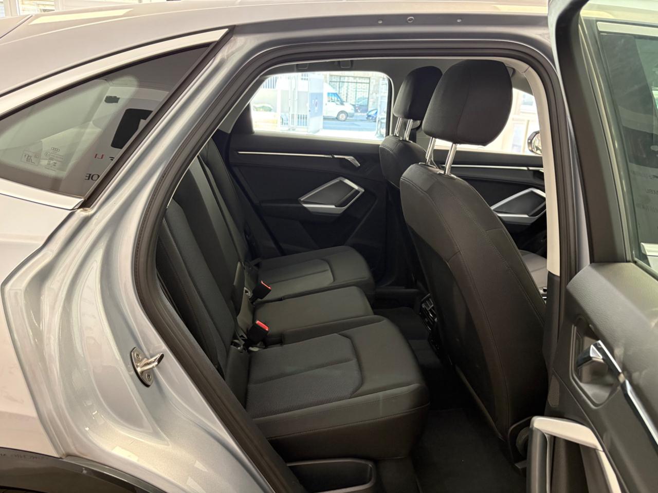 AUDI Q3 SPB 35 TDI quattro S tronic Business Plus - 18