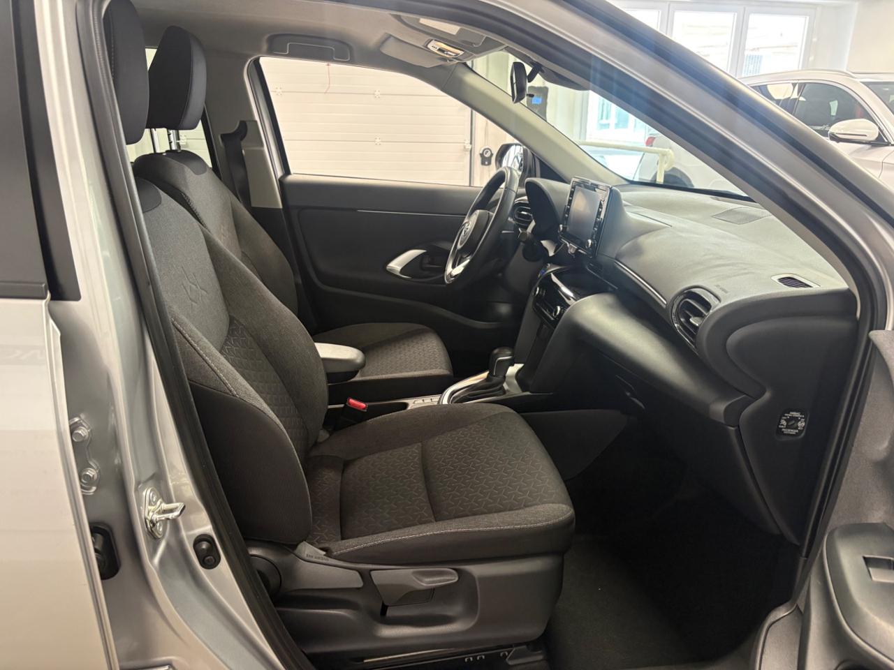 TOYOTA Yaris Cross 1.5 Hybrid 5p. E-CVT Business - 21