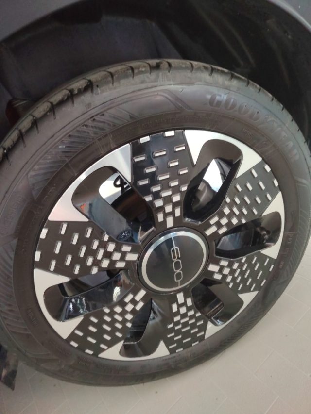 FIAT 600 — foto 16 di 27