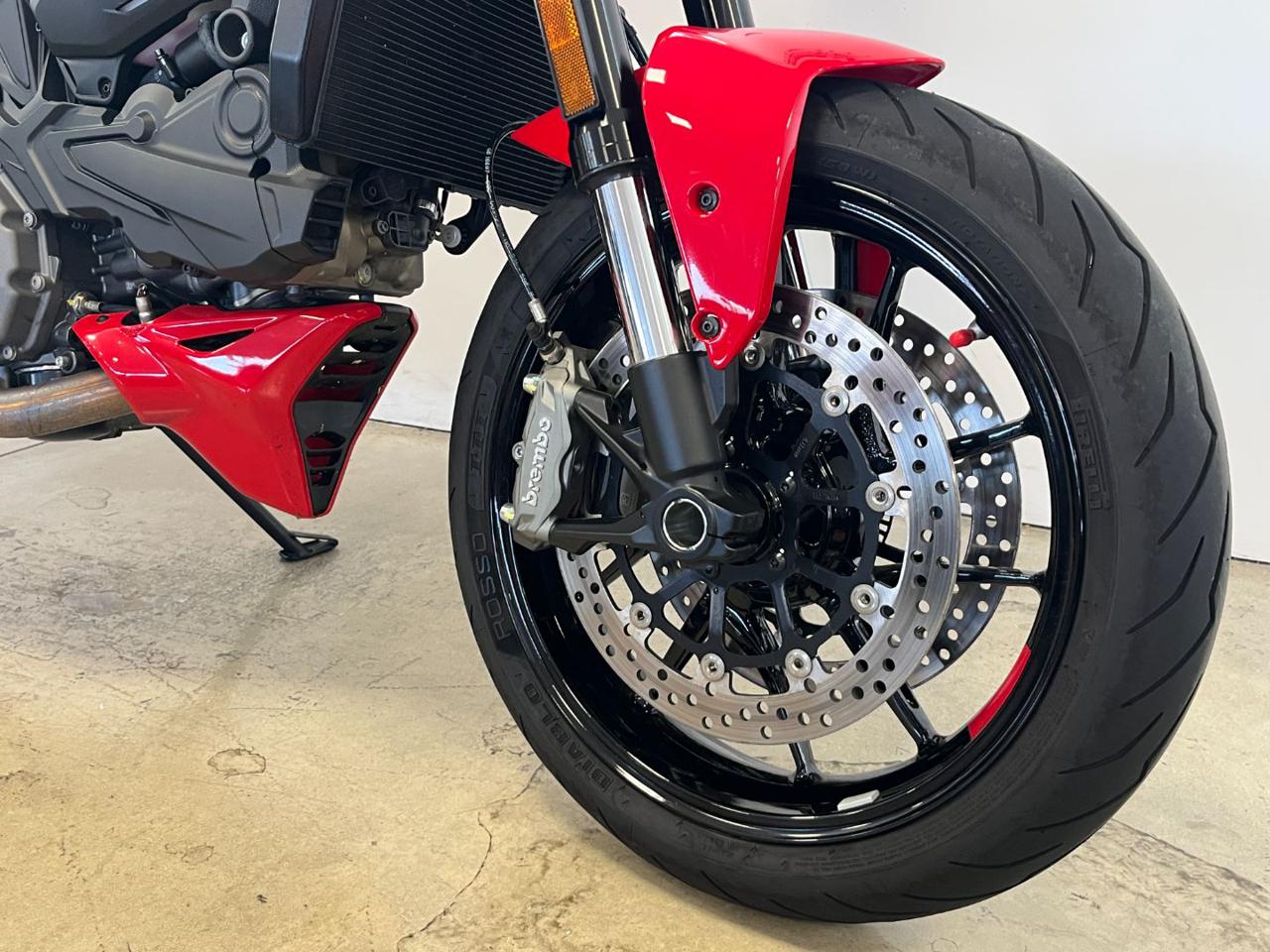 DUCATI Monster 937 PLUS RED - 4