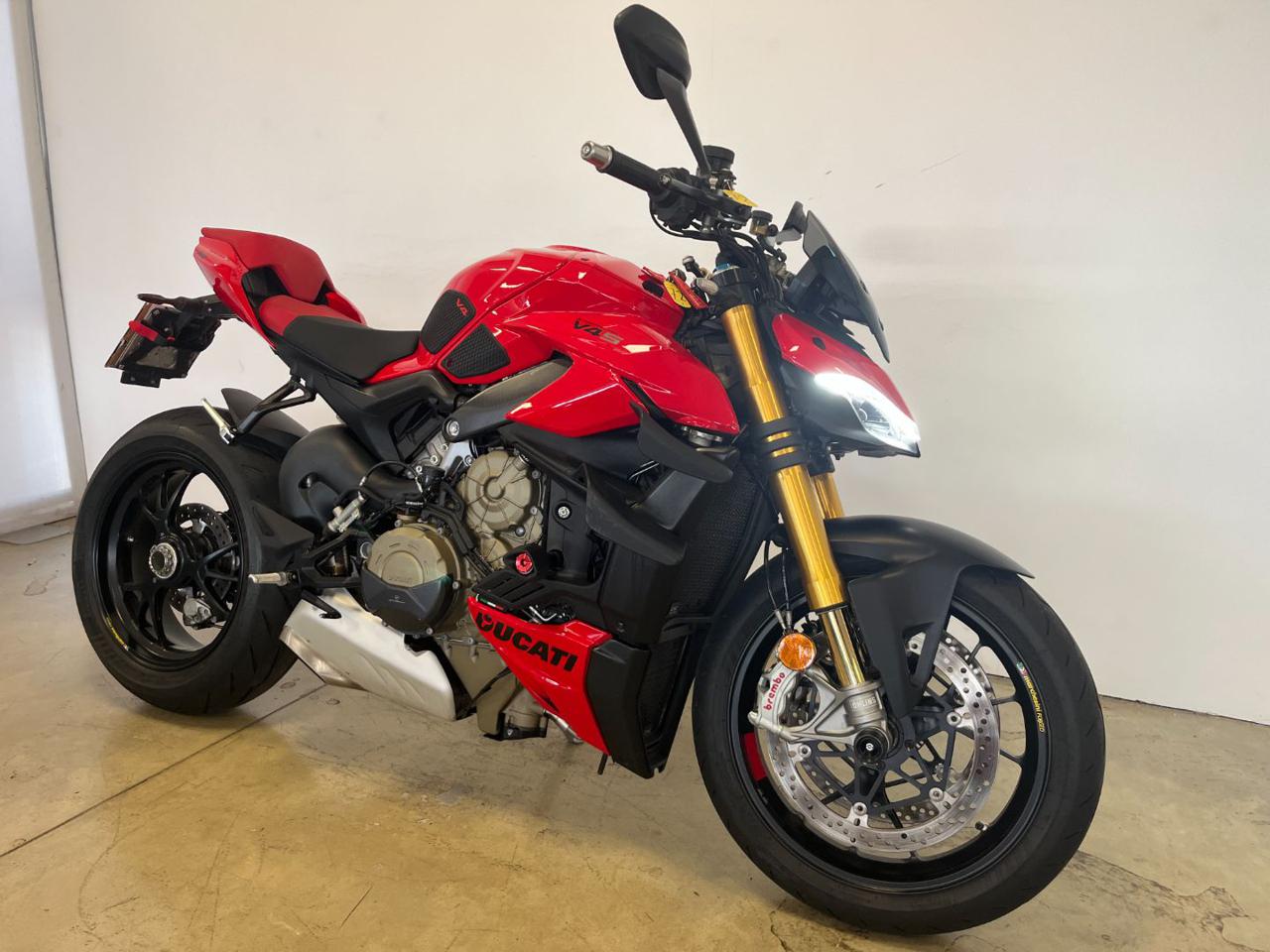 DUCATI Streetfighter V4 V4S RED - 2