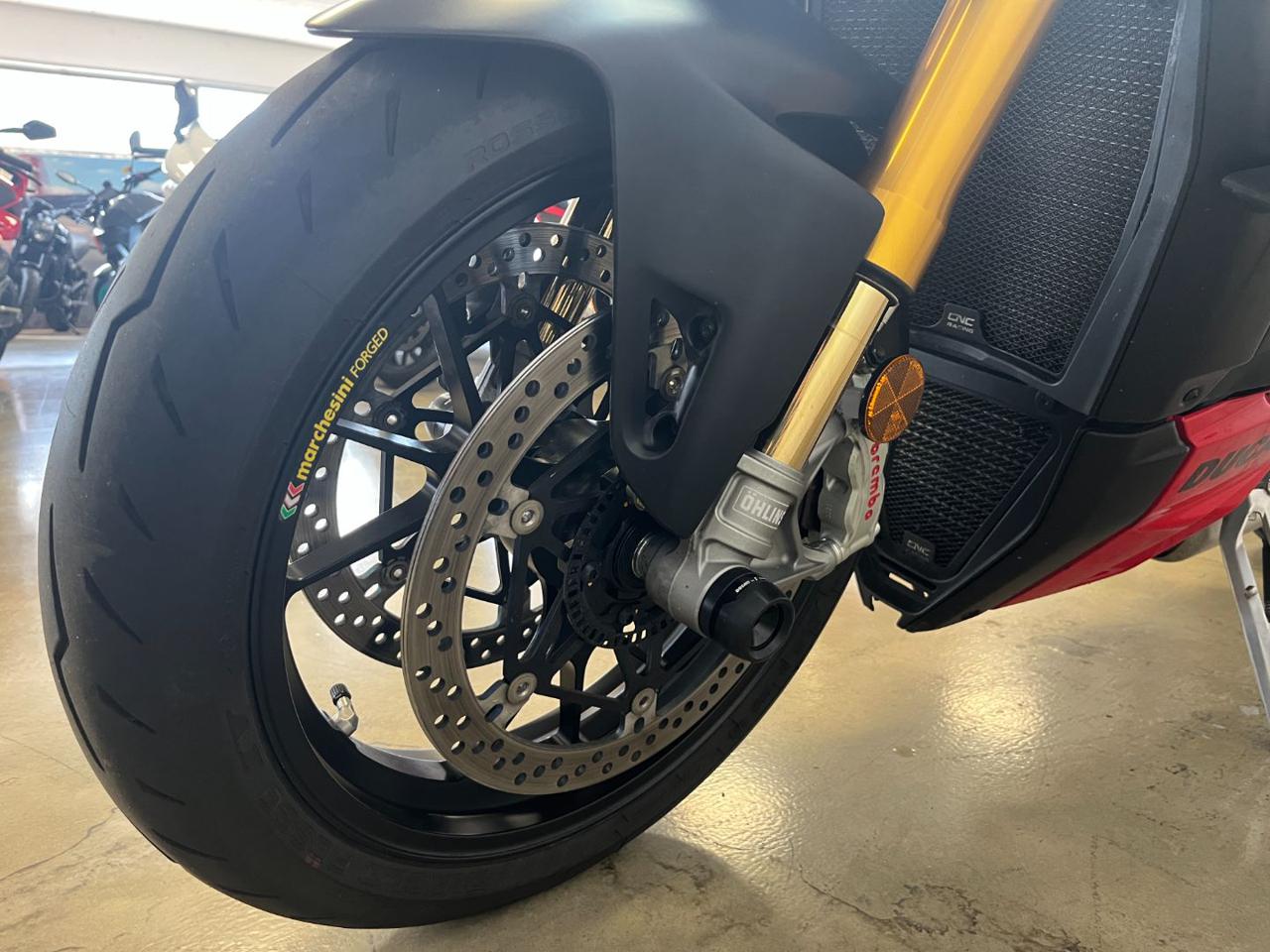 DUCATI Streetfighter V4 V4S RED - 3