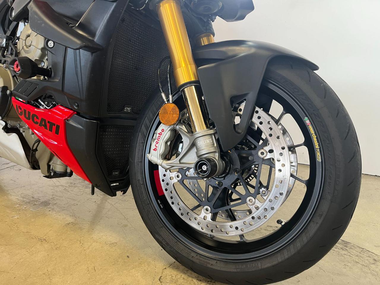 DUCATI Streetfighter V4 V4S RED - 4