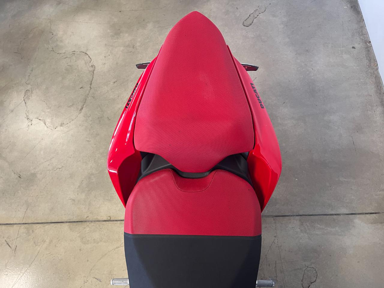 DUCATI Streetfighter V4 V4S RED - 8