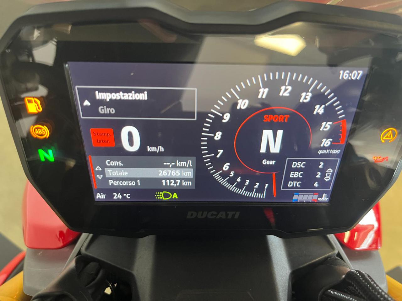 DUCATI Streetfighter V4 V4S RED - 13