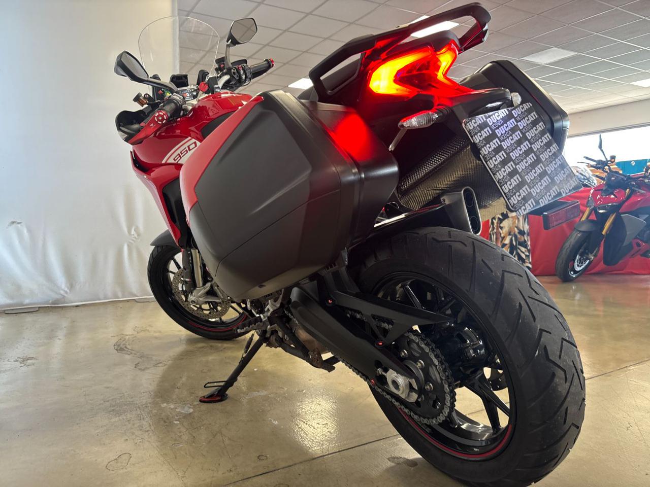 DUCATI Multistrada 950 S - 7