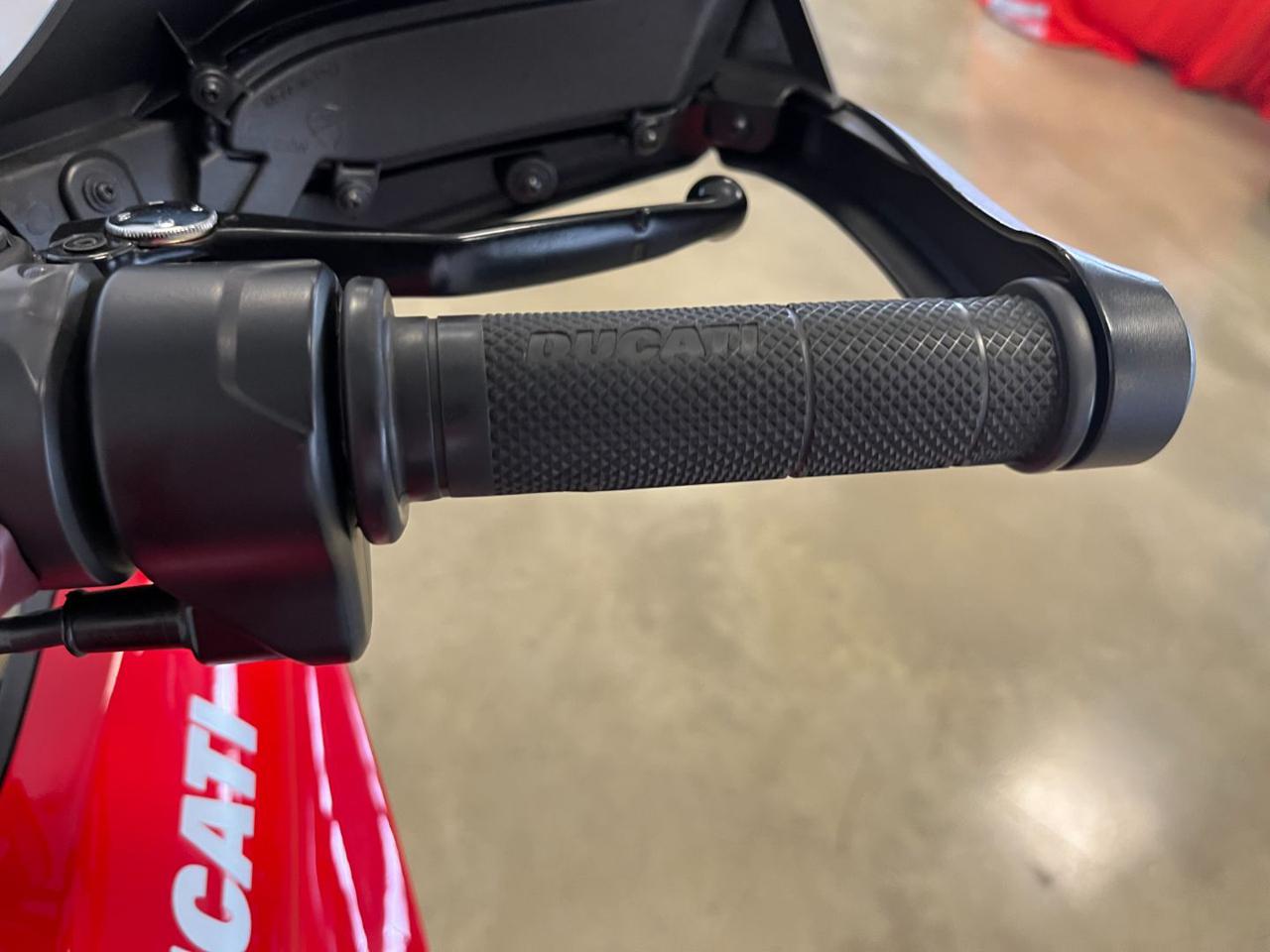 DUCATI Hypermotard 939 939 - 11