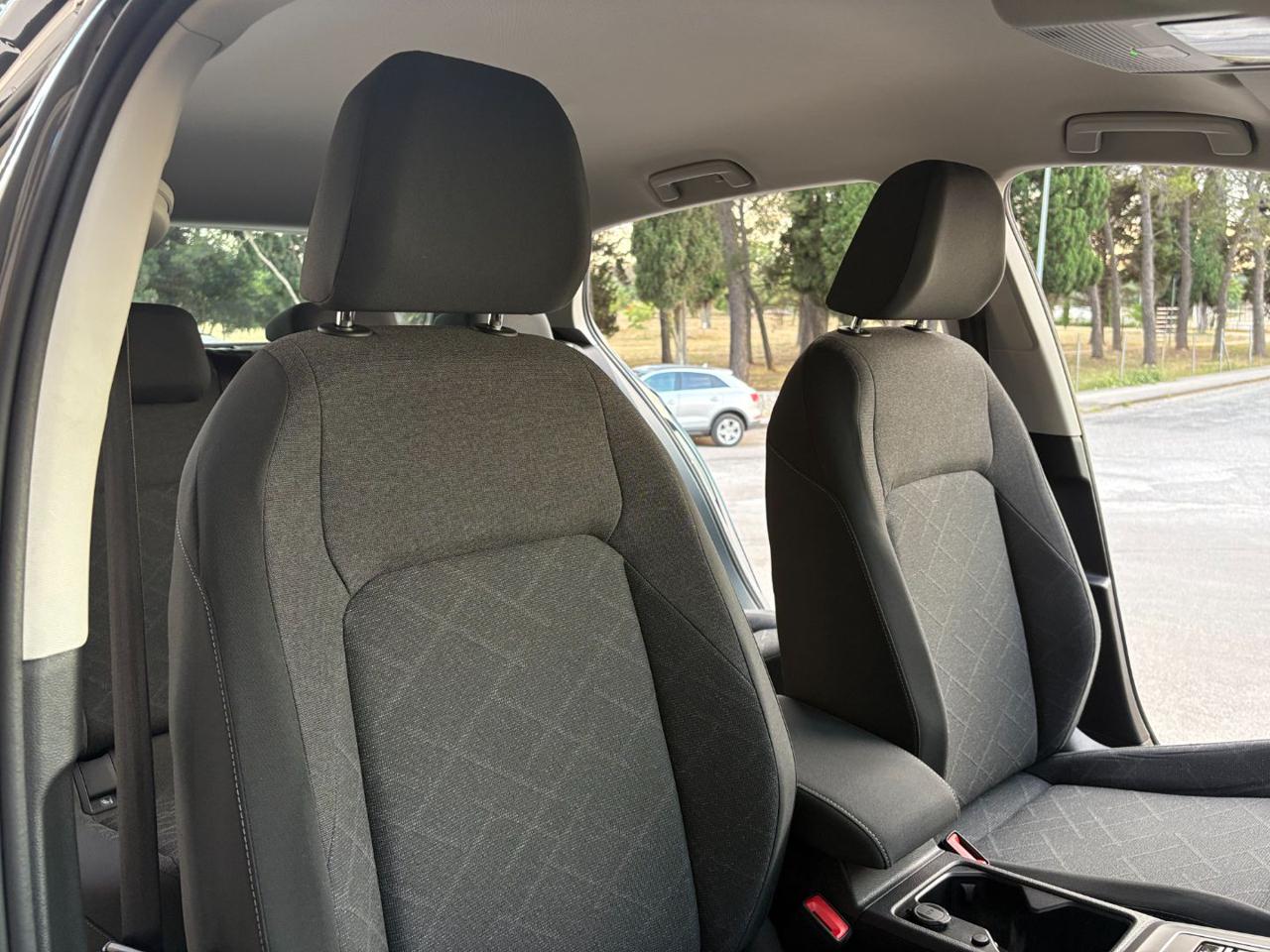 VOLKSWAGEN Golf 2.0 TDI 150 CV DSG SCR Life LUCI AMBIENTE - 10