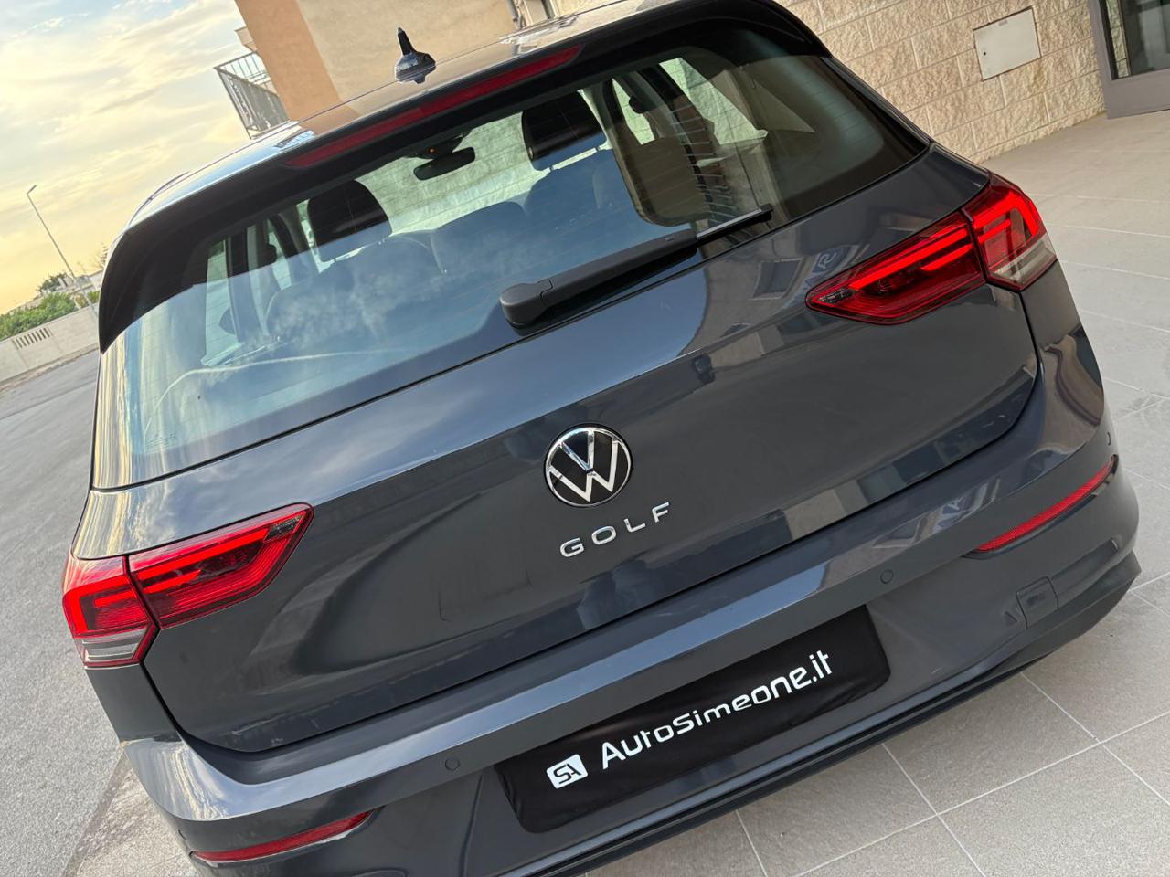 VOLKSWAGEN Golf 2.0 TDI 150 CV DSG SCR Life LUCI AMBIENTE - 31